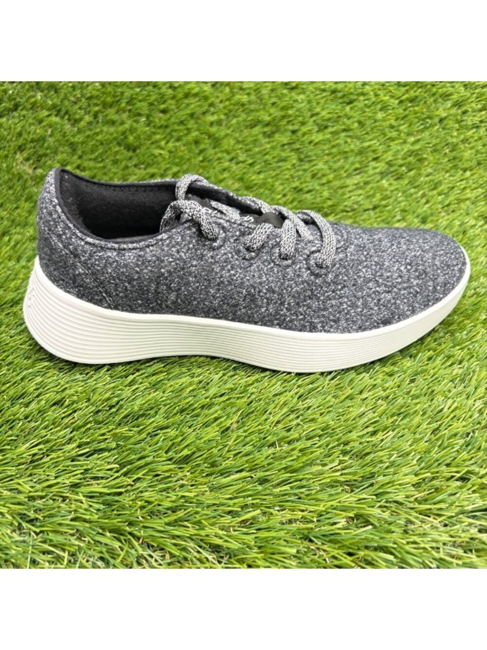 Allbirds Wool Runner 2 Womens Size 7 Gray White Athletic Running Shoes Sneakers
